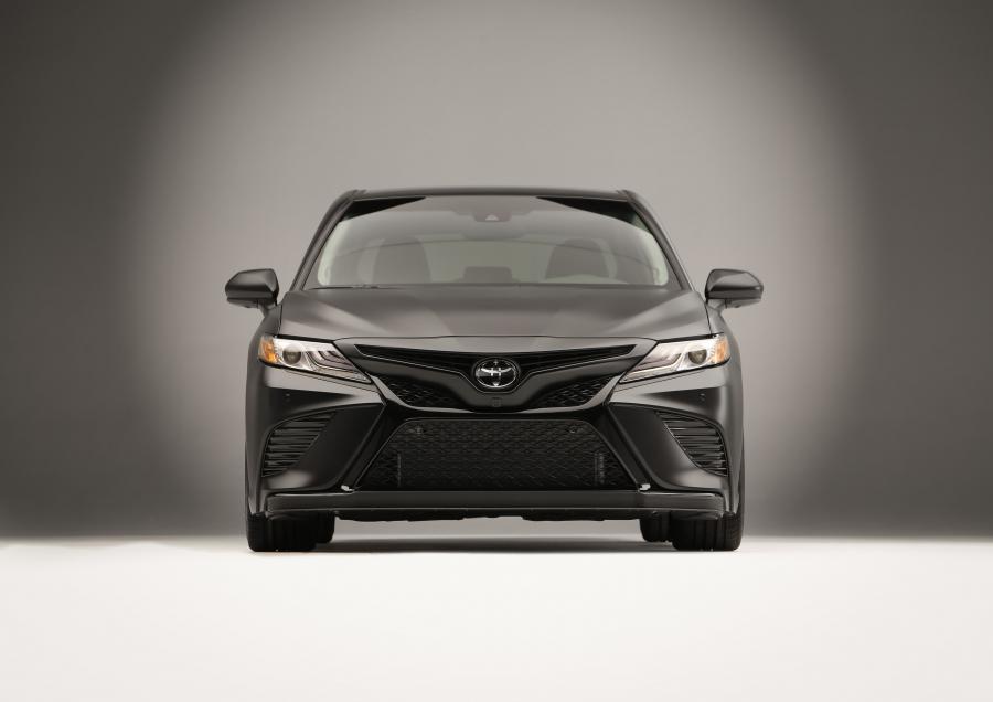  Toyota Camry by Martin Truex Jr. 2017 года  (фото 5 из 13)